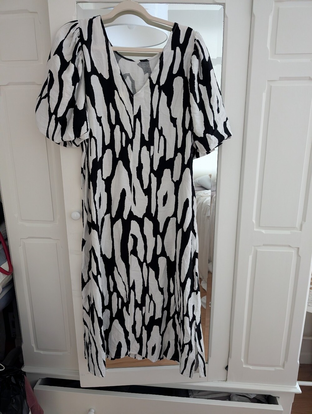 V-Neck Black & White Abstract Midi Dress